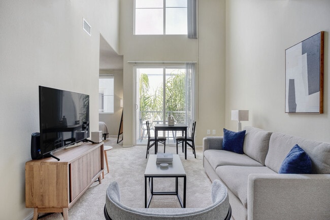 Building Photo - 5535 Westlawn Ave Unit FL1-ID1393