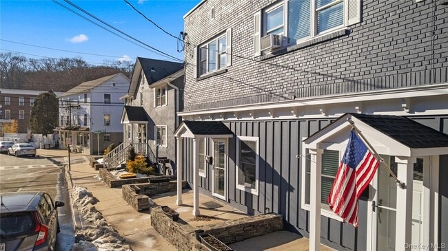 Photo - 197 Grand St Unit 1