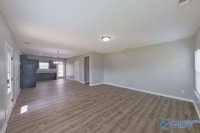 Photo - 30 HAWK LN