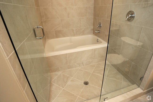 Brand new 2 bedroom with executive office and breathtaking beach views $2995 in Fort Lauderdale! - Berkshire Lauderdale By The Sea