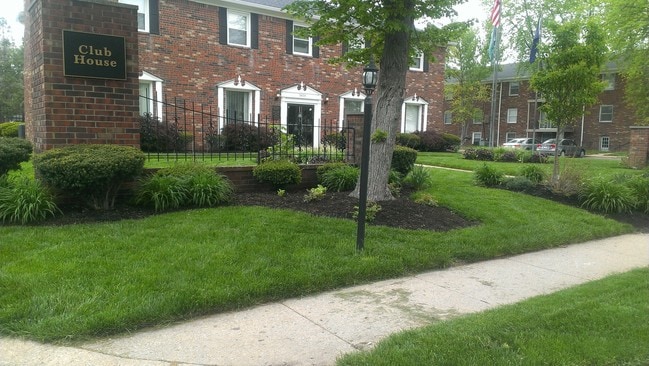 Photo - Williamsburg Way