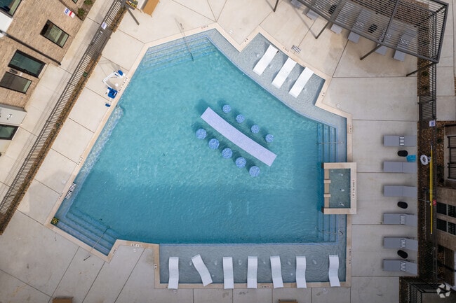 Pool - Nine50 Town Lake at Midtown