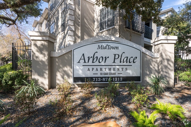 Building Photo - Midtown Arbor Place
