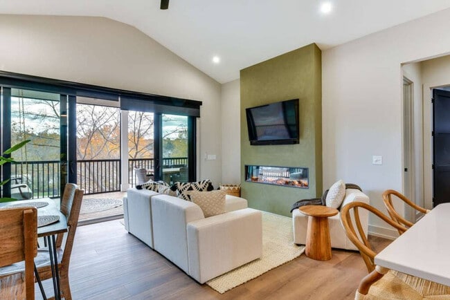 Photo - 309 Bridgewater Ln Unit SI FL1-ID1579132P