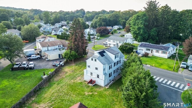 Photo - 383 Davis St