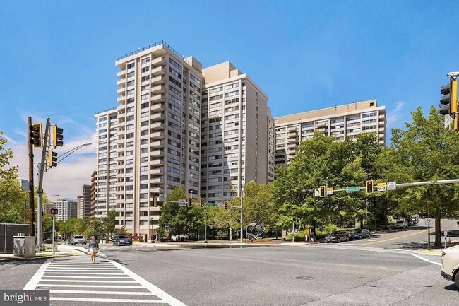 Building Photo - 4515 Willard Ave Unit 1009S