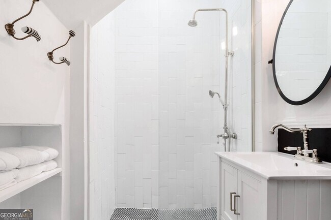 Photo - 449 Greenwood Ave NE Unit 2