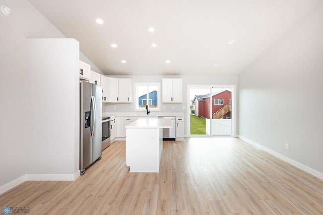 Photo - 6718 68th St S