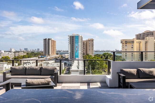 Ocean View Terrace - Biscayne 112