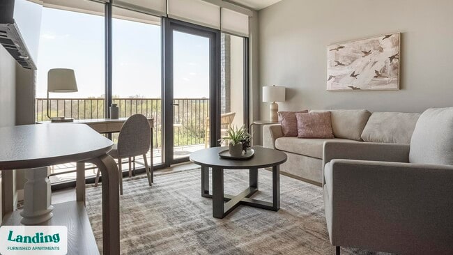 Building Photo - 299 DeBaliviere Ave Unit S618