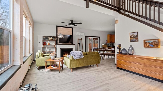 Photo - 313 Skate Creek Rd N Unit ID1035869P