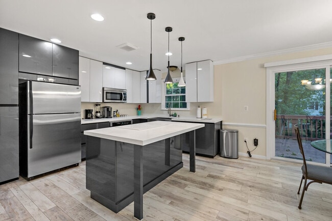 Photo - 321 Senate Ct Unit SI ID1473424P