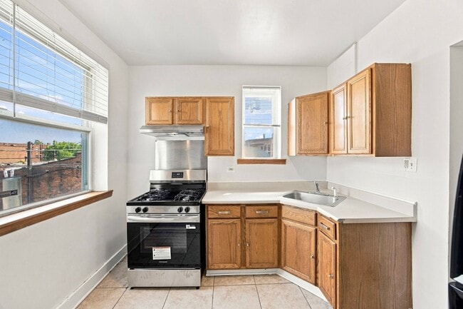 Photo - 7443 S Paxton Ave Unit 2