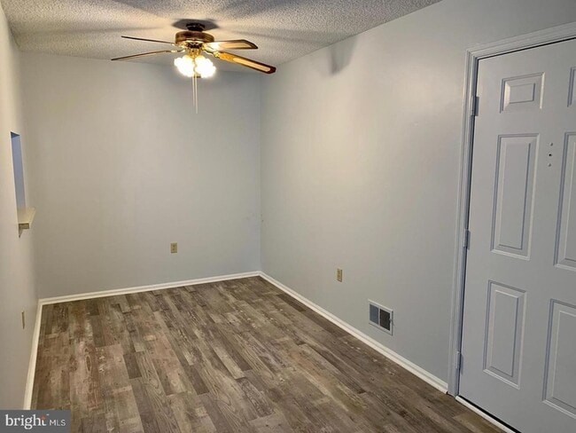 Photo - 15 Lehavre Ct