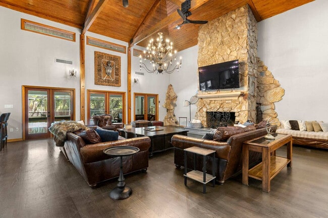 Photo - 926 Riverhills Dr Unit ID1261509P