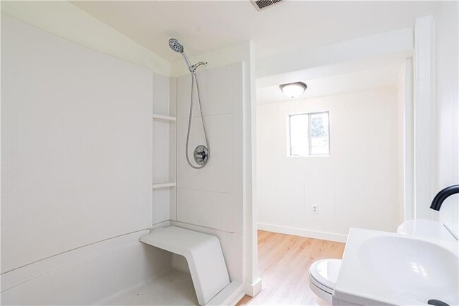 Photo - 805 Ave A