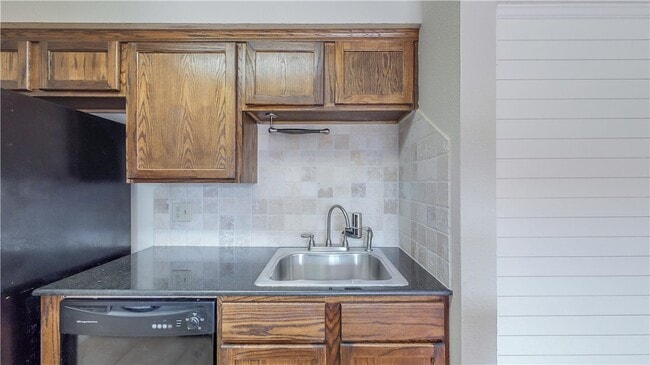 Photo - 904 University Oaks Blvd Unit 24