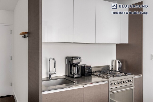 Photo - 666 W End Ave Unit FL12-ID1960