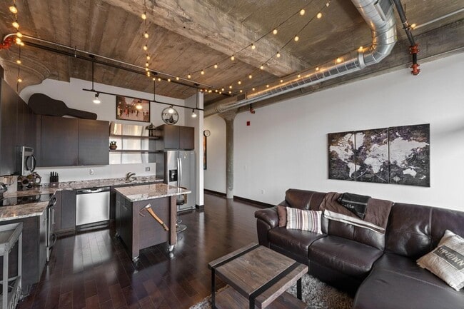 Photo - 618 N Washington Ave