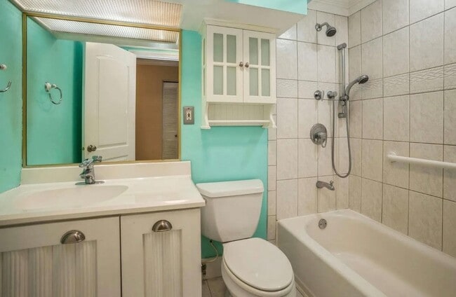 Photo - 923 Jeffery Ct