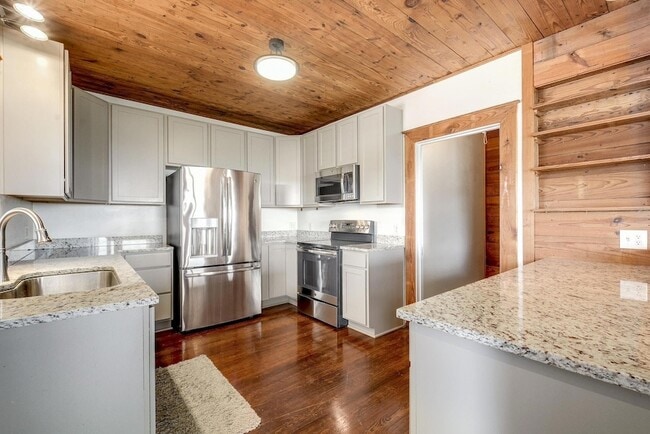 Photo - 21300 Crestmont