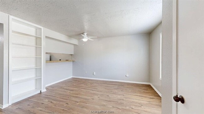 Photo - 1327 Airline Dr