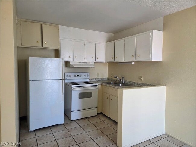 Photo - 489 North Cir Unit 4