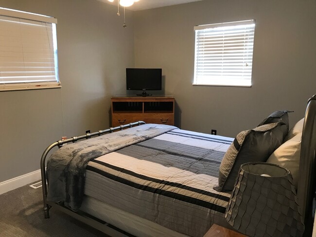 Photo - Executive Places