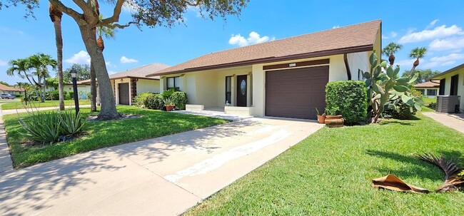 Building Photo - 3298 Shadow Wood Dr