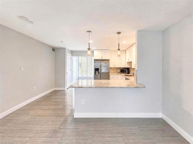 Photo - 681 Palm View Dr