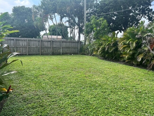 Photo - 725 Carolina Ave