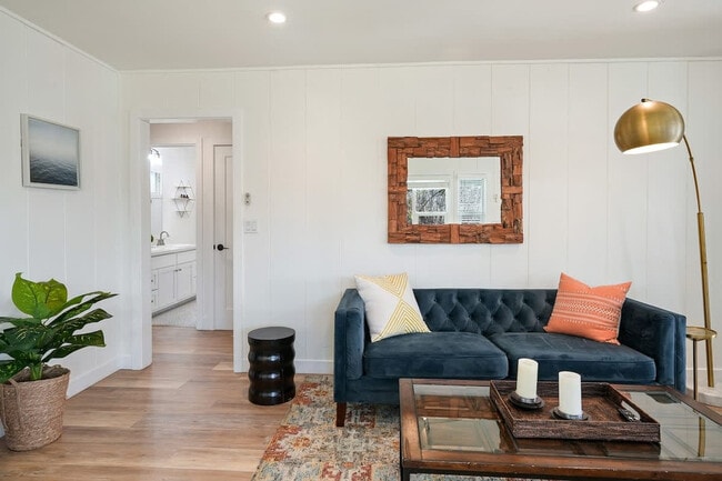 Building Photo - 2464 Jefferson St Unit ID1292598P