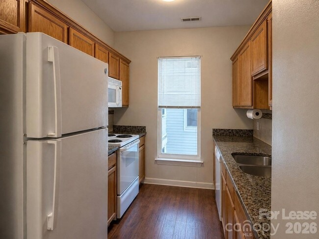 Photo - 18710 Oakhurst Blvd Unit 3A