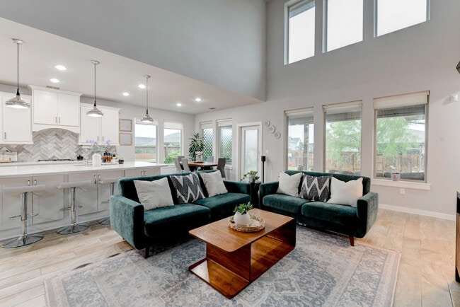 Building Photo - 8100 Donnelley Dr Unit SI ID1588173P