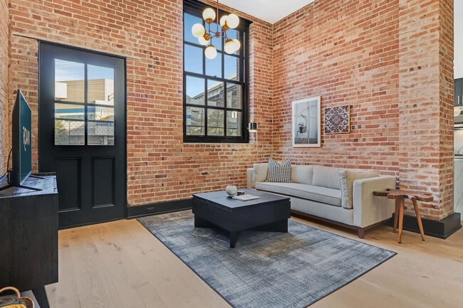 Photo - 1148 S Peters St Unit ID1268745P