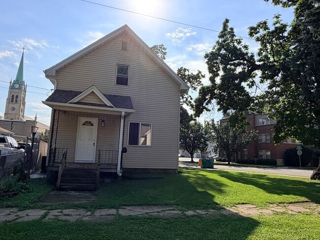 Photo - 400 Summit St