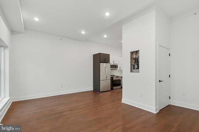 Building Photo - 501 Washington Ln Unit 205