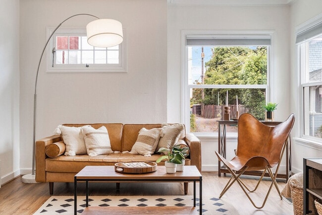 Building Photo - 2403 7th Ave W Unit ID1036024P