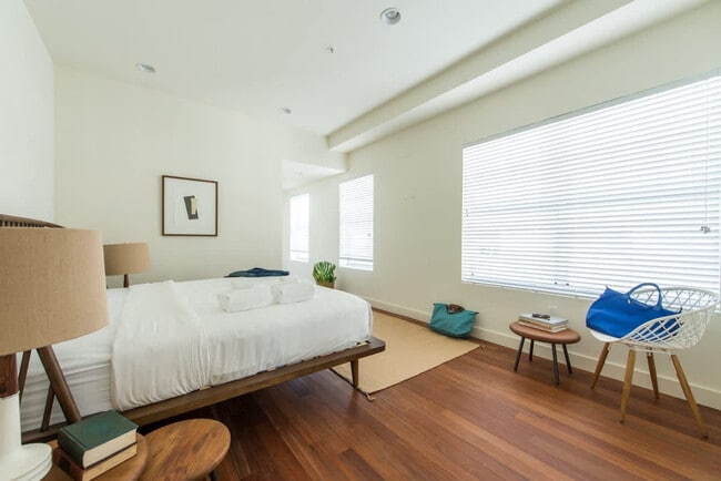 Photo - 701 4th St Unit ID1320732P