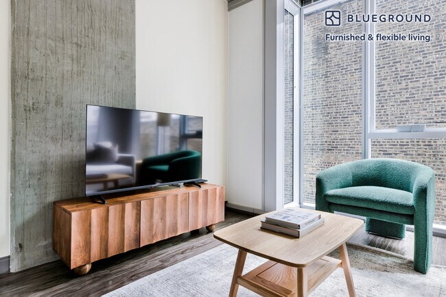 Photo - 215 W Lake St Unit SI FL7-ID1331