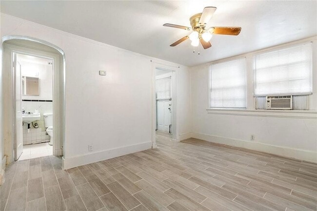Photo - 1826 Moss St Unit B