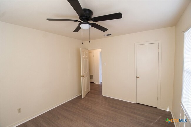 Photo - 204 Allen St