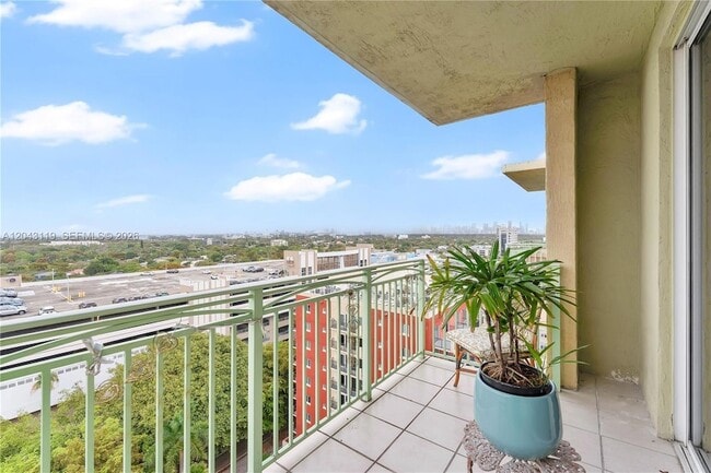 Photo - 3500 Coral Wy Unit PH10