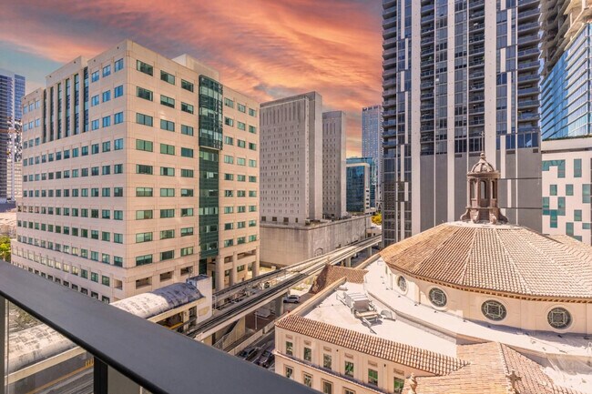 Photo - 501 NE 1st Ave Unit SI ID1496919P