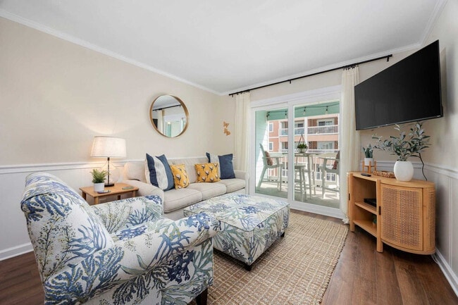 Building Photo - 824 N Waccamaw Dr Unit FL2-ID1308947P