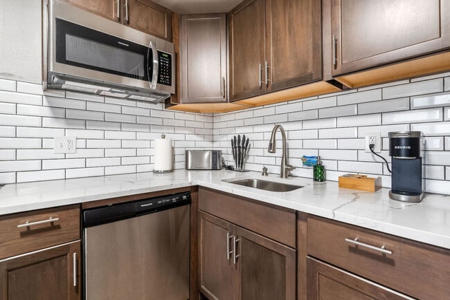 Photo - 1818 Court F Unit ID1045871P