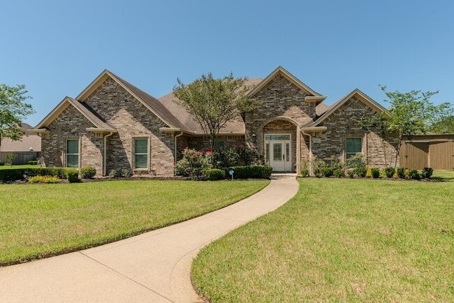 Photo - 313 Winding Brook Dr