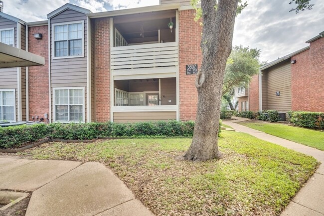 Building Photo - 3607L W Northgate Dr Unit 114