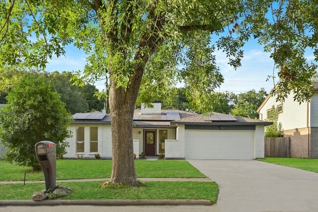 Photo - 2322 Aprilmont Dr