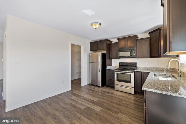 Photo - 108 Heritage Ct